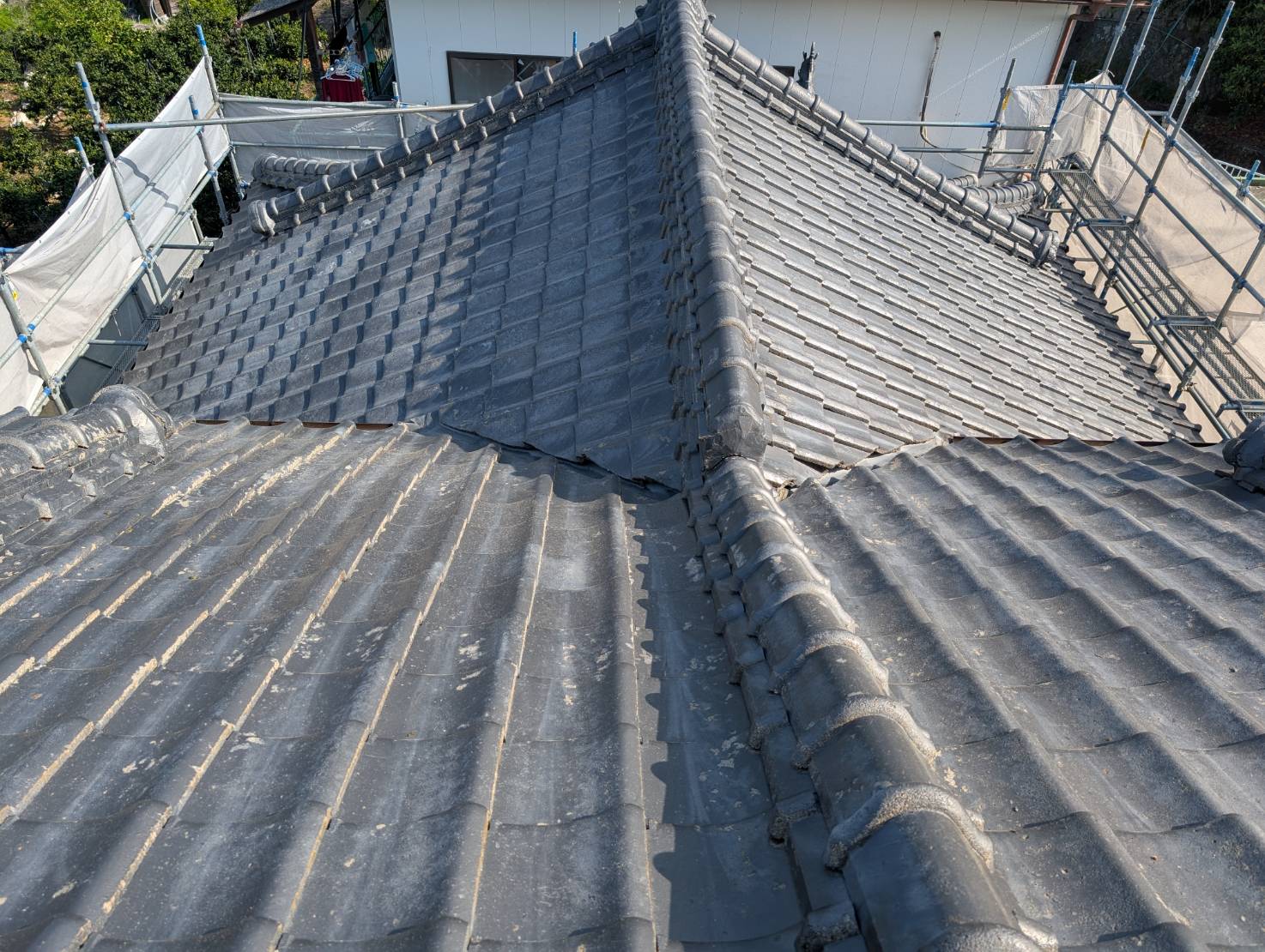 熊本市の屋根塗装 下地処理後の塗装前屋根の状態